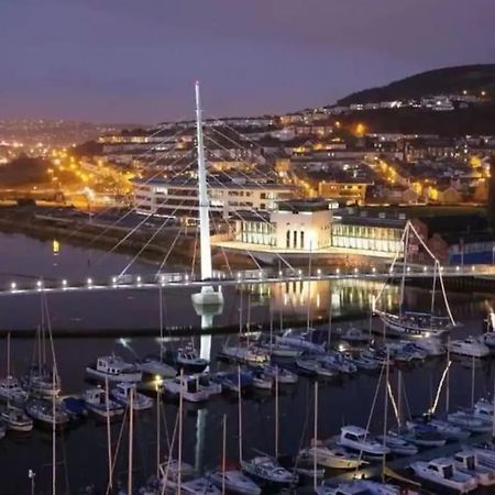 Luxe Living Family Home - Beach, Wifi, Parking Swansea Buitenkant foto
