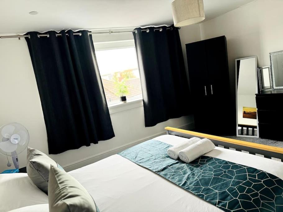 Luxe Living Family Home - Beach, Wifi, Parking Swansea Buitenkant foto