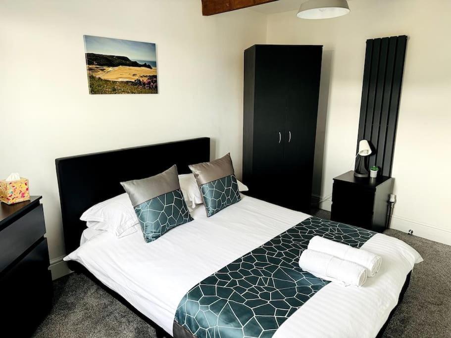 Luxe Living Family Home - Beach, Wifi, Parking Swansea Buitenkant foto